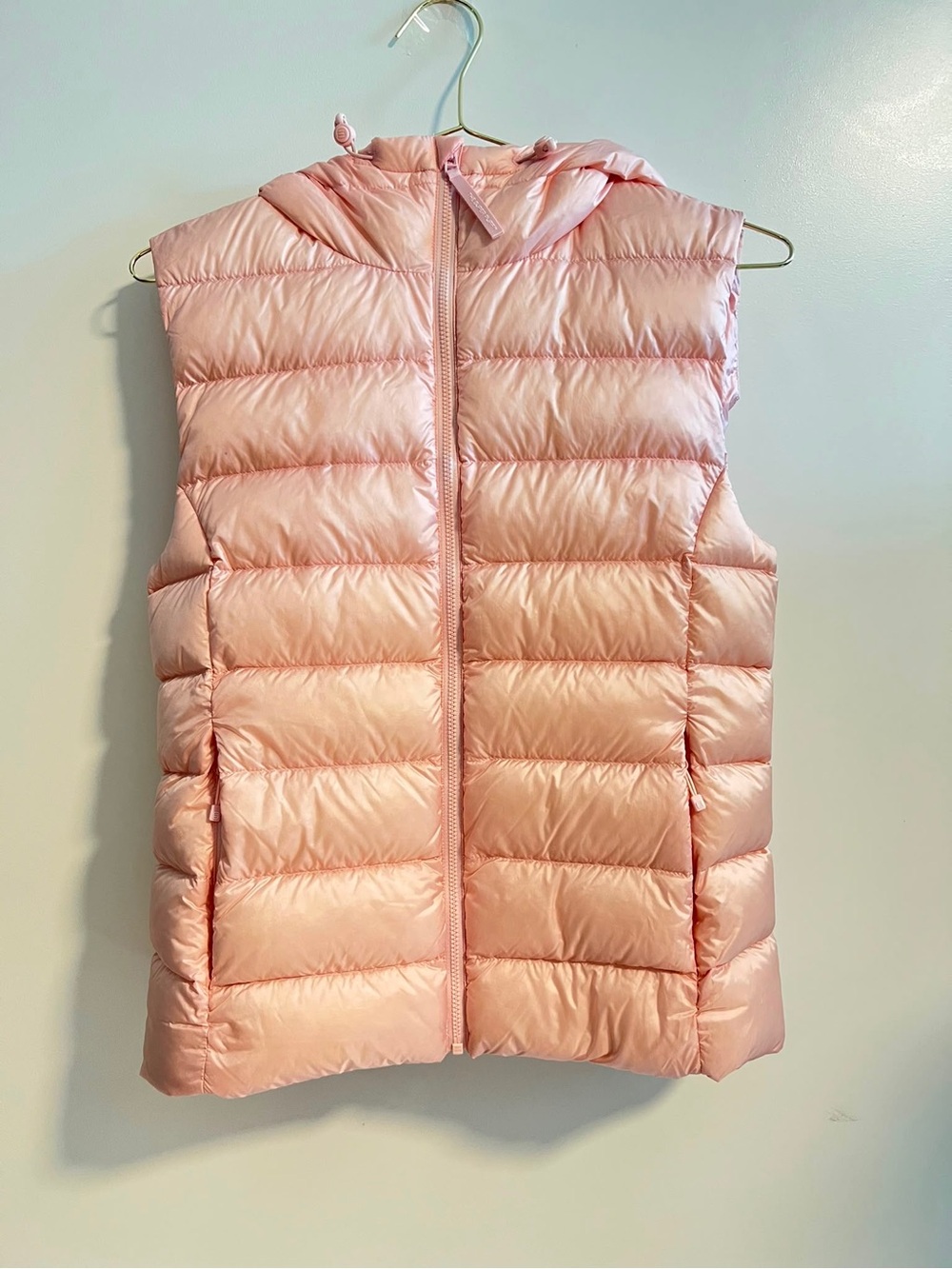 Aritzia Light Pink Quilted Hooded Puffer Vest